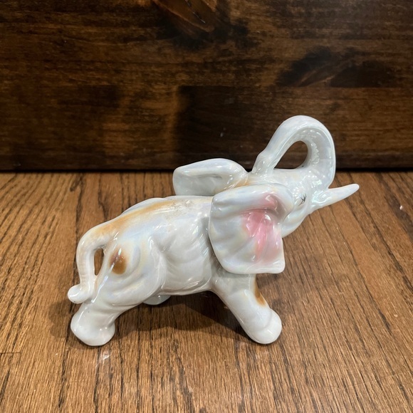 Elephant Trunk Up For Good Luck Vintage Ceramic White Iridescent Figurine - Picture 2 of 9